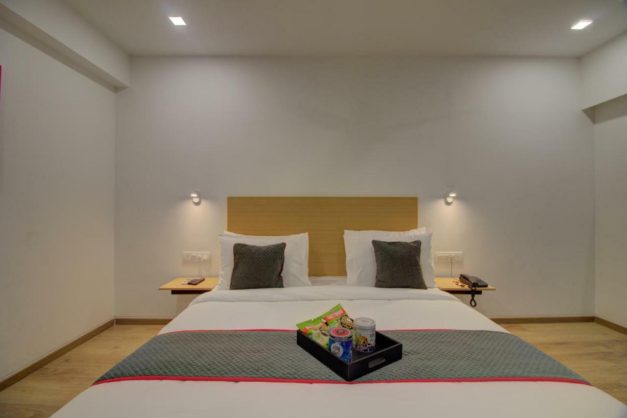 Townhouse Oak Kopar Khairane Navi Mumbai Formerly Ivy Hotel Экстерьер фото